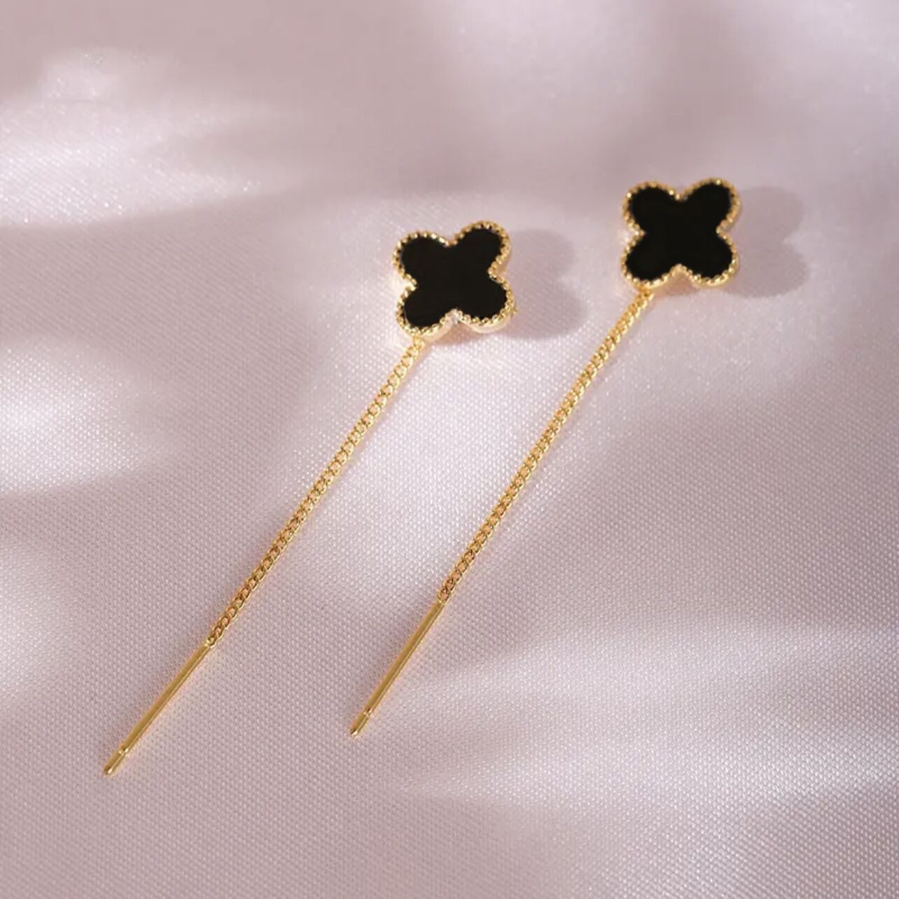 Trébol de cuatro hojas, pendientes exquisitos de alta gama, borlas femeninas, cadena larga simple y de moda de todo fósforo, pendientes de aguja plateada S925 para mujeres