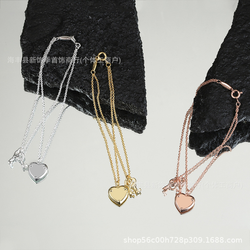 European and American T-brand elegant heart pendant double-layer bracelet, fashionable and simple chain jewelry, birthday party gift for women European and American T-brand elegant heart pendant double-layer bracelet, fashionable and simple chain jewelry, birthday party gift for women