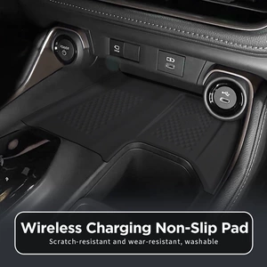 Toyota Grand Highlander simsiz şarj silikon sürüşməyən mat, avtomobil aksesuarları.