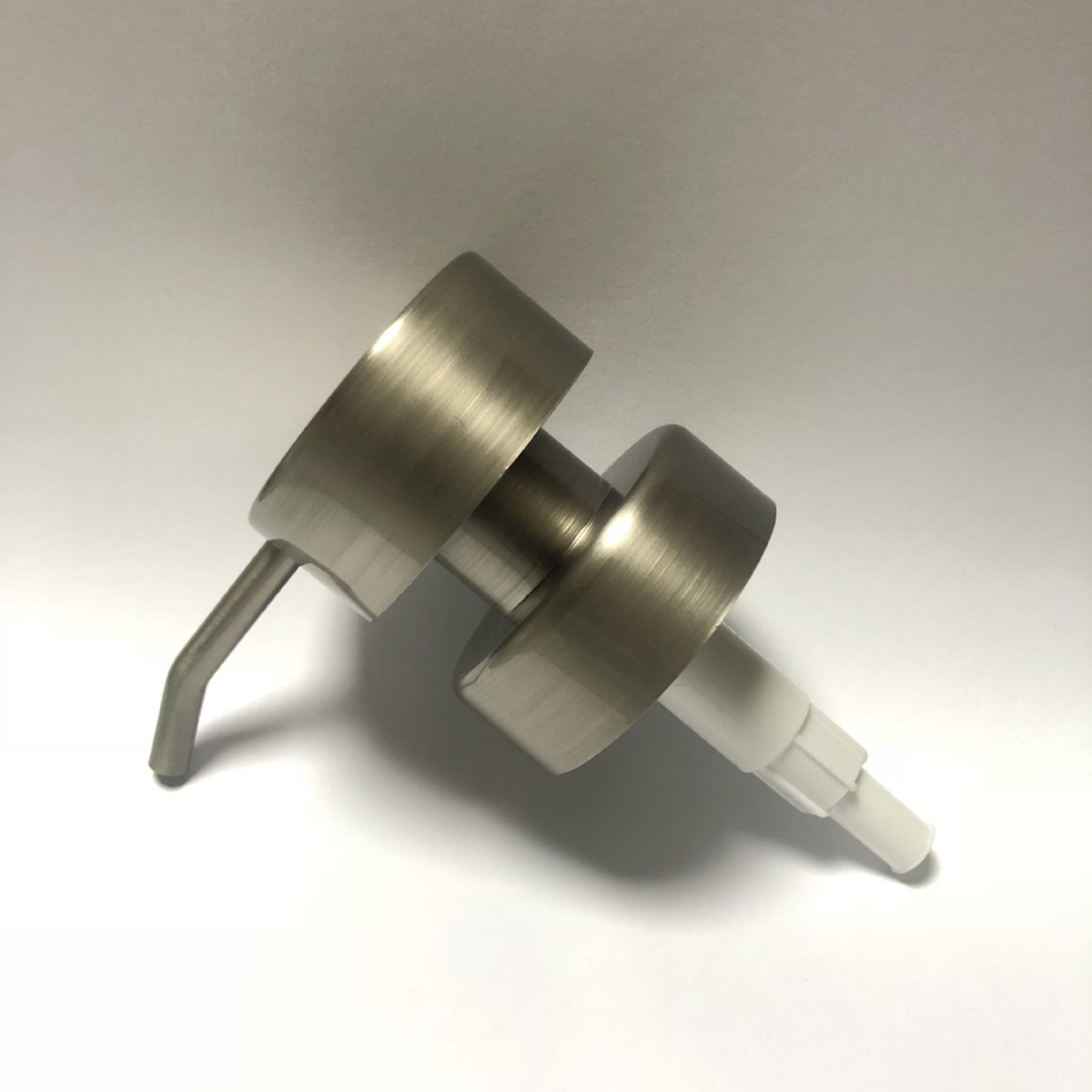 电镀压泵拉丝喷头，陶瓷高档乳液喷头