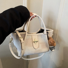 ���ļ�ײɫС����Ů2026�¿�r�аٴ�б����߼��г����μ�ˮͰ��