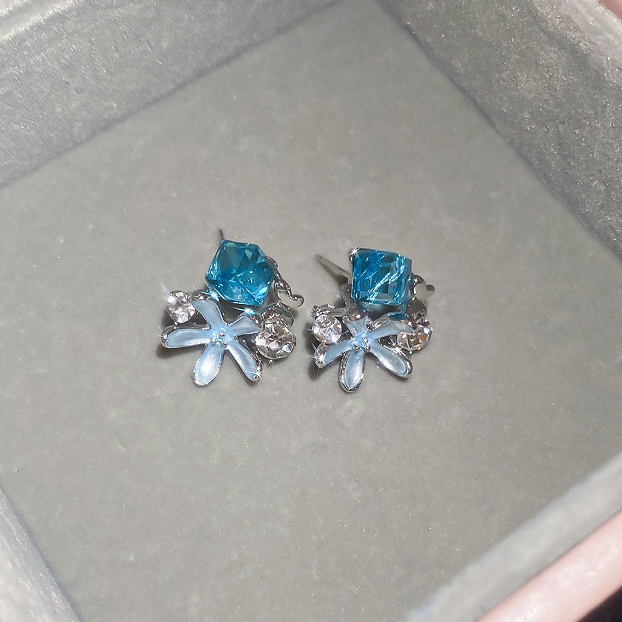 Pendientes de flor de cristal de aguja de plata, cuentas de arroz de cristal, pendientes azules, pendientes de estilo de vacaciones frescas, pendientes de lujo ligero, de alta calidad, mujeres