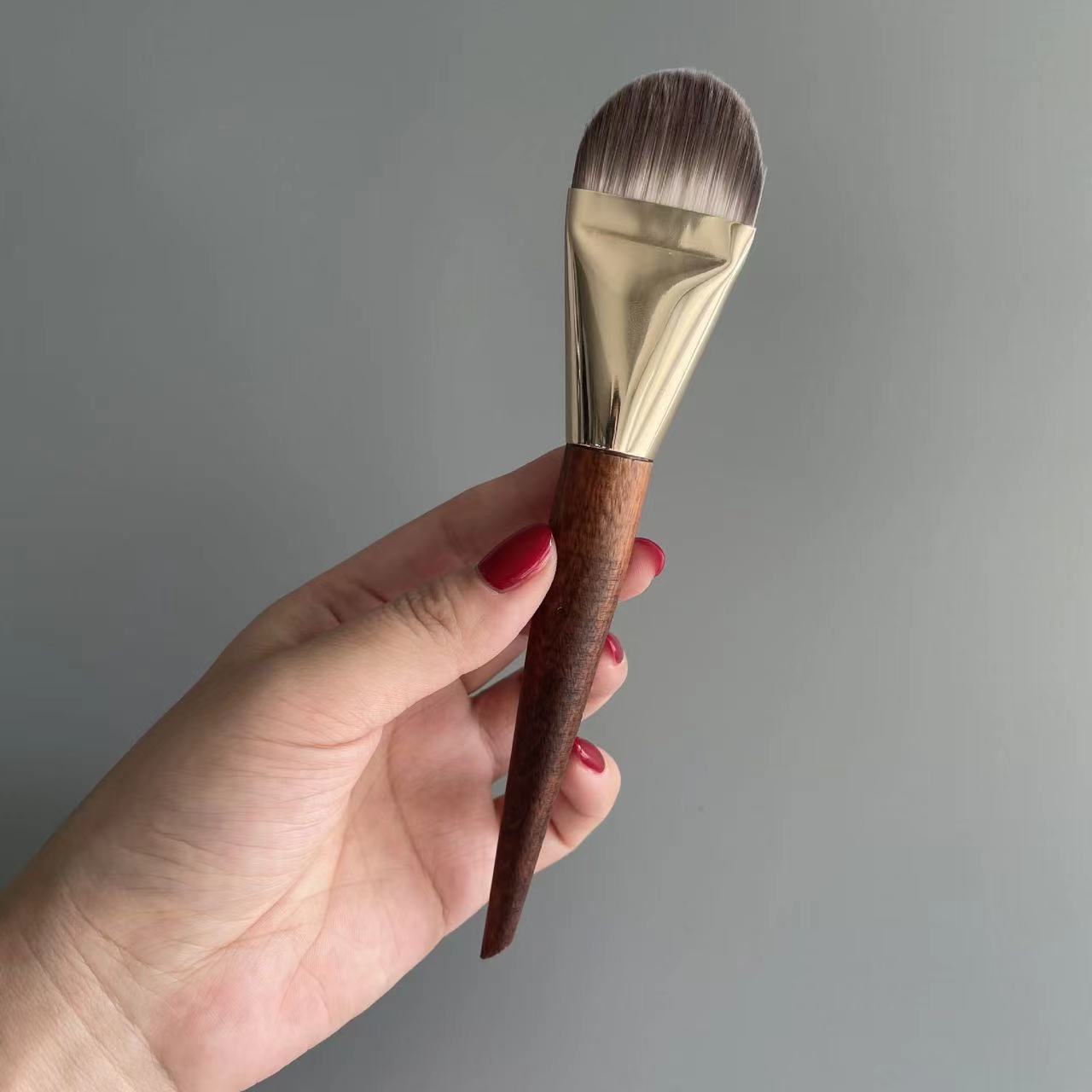 Foundation Brush Image 3