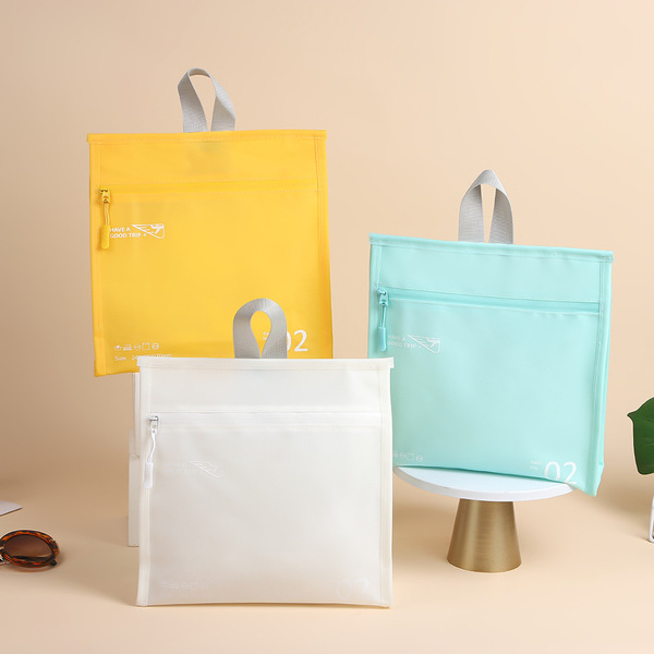 Handheld capacious waterproof cosmetic bag to go out for traveling