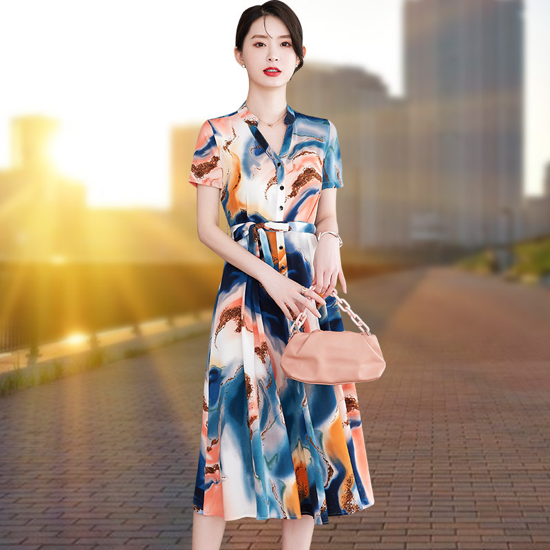 连衣裙女夏季2025年新款时尚收腰显瘦气质清新高雅雪纺中长款