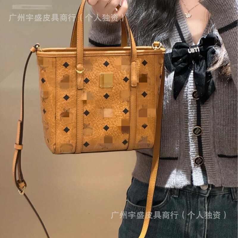 High-End Mc New Style White Leather Basket Bag Classic Shopping Bag Tote Shoulder Crossbody Bag Fashionable Trendy Women's Bag