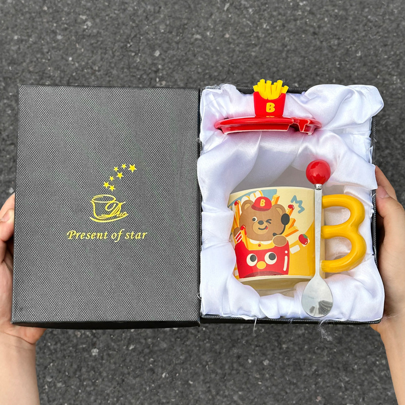 Oso de patatas fritas francesas (taza + tapa + cuchara + caja de regalo negra)