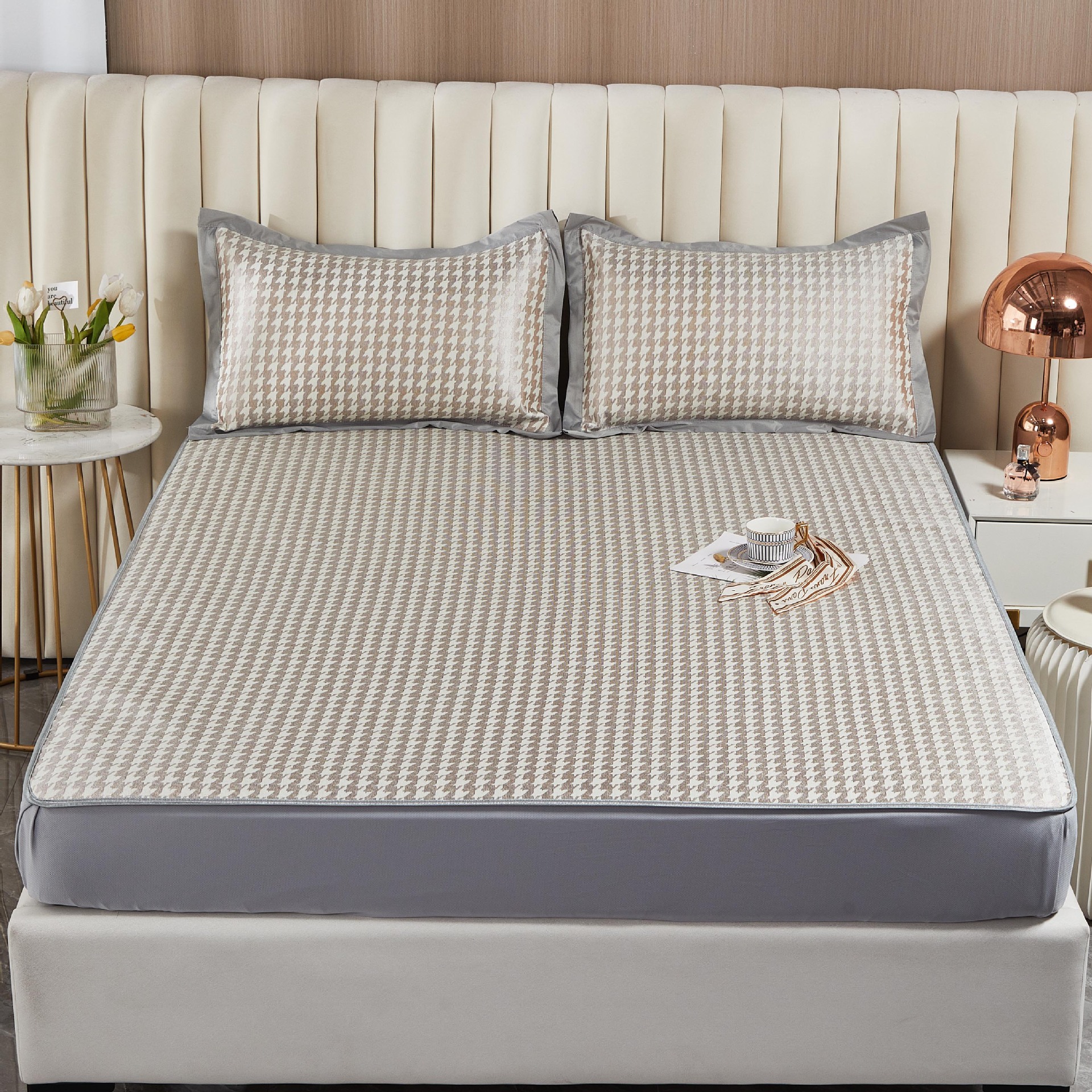 Pata de gallo, verano, lujo ligero, colchoneta de seda helada, ropa de cama de tres piezas completamente rodeada, asiento suave con aire acondicionado, comercio exterior transfronterizo exclusivo