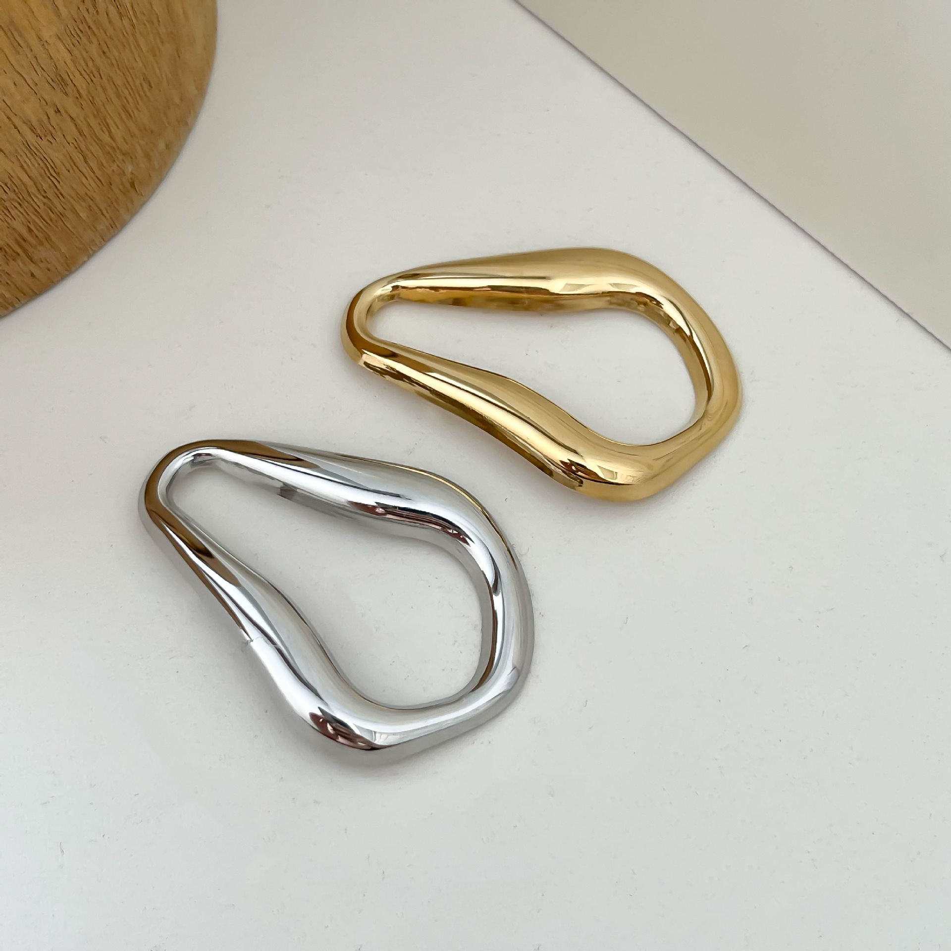 European and American Retro Exaggerated Asymmetrical Geometric Ring Cut Out Brooch Women's Exquisite Luxury High-End Suit Pin Corsage