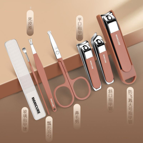 Handheld set for nails