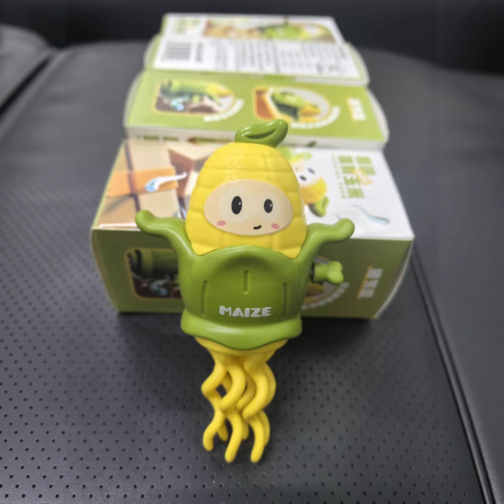 Nuevo Amazon mágico twist danza juguetes de maíz transfronterizos bebé dibujos animados caminar ocho patas juguetes de maíz