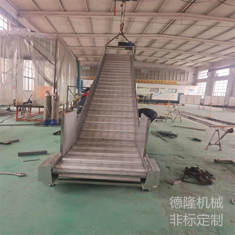 果蔬提升上料输送带坚果板粟架工生产流水线挡板式上料提升输送机