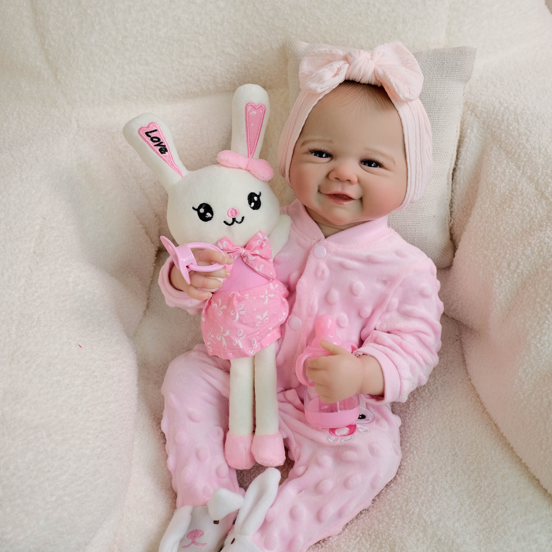 NPK 19 pulgadas rosa conejo mono pantalones simulación muñeca vivienne regalo de vacaciones para niños