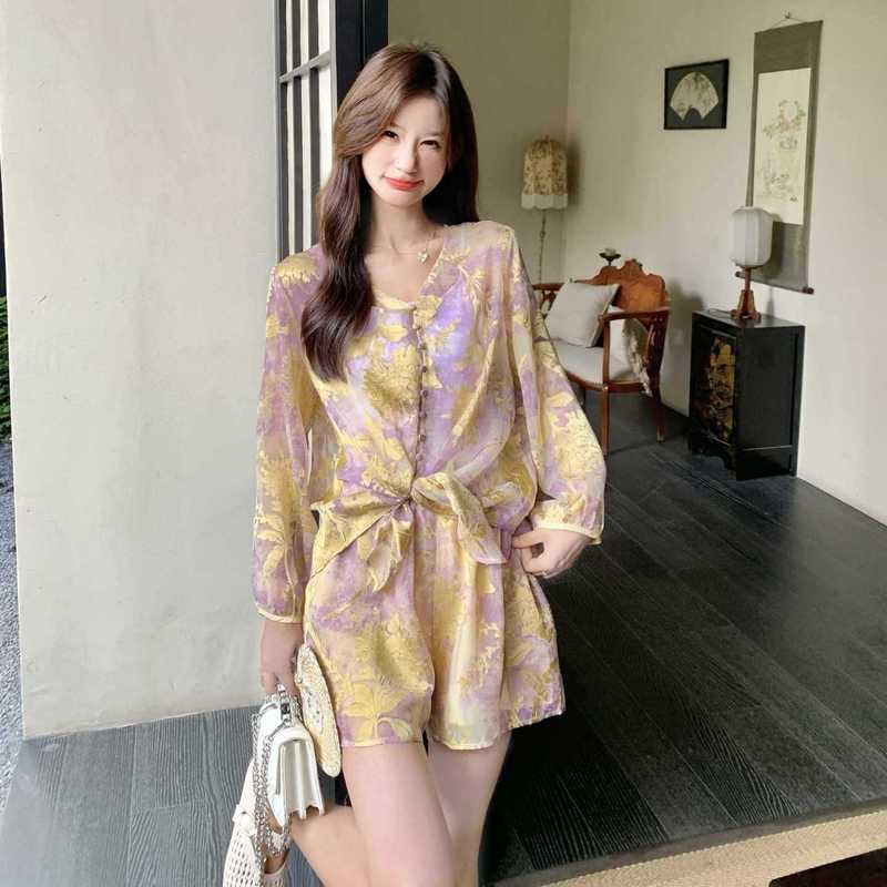 女性用の新しい中国風のスーツ、超見栄えの良い2025夏の新しいファッションハイエンドシャツとショーツの2点セット|undefined