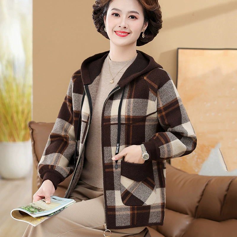 Мама среднего возраста осеннее и зимнее пальто женский 2024 новый кардиган в клетку