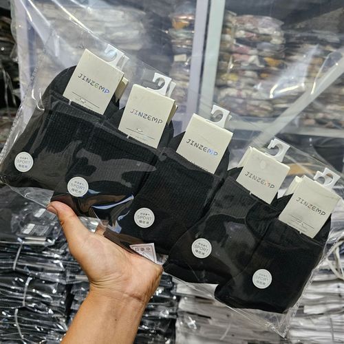 White sport cotton socks for men and women, mid-calf style, autumn and winter version, pure white socks, student socks, new black sport socks