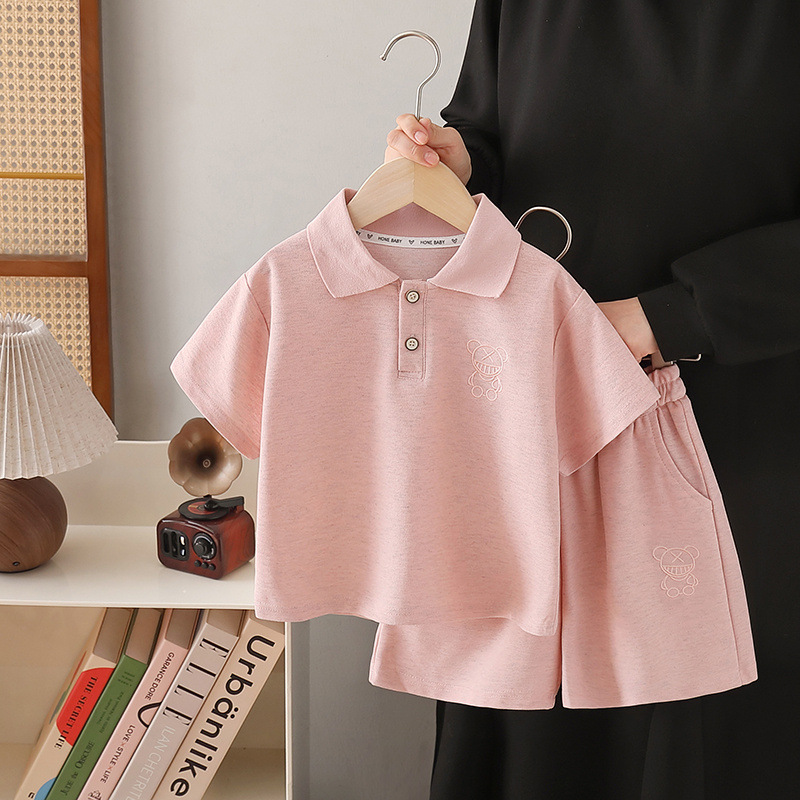 7204 Traje de manga corta para niños Verano 2025 Nuevo estilo Polo deportivo para bebés Ropa de verano Ropa fresca y atractiva