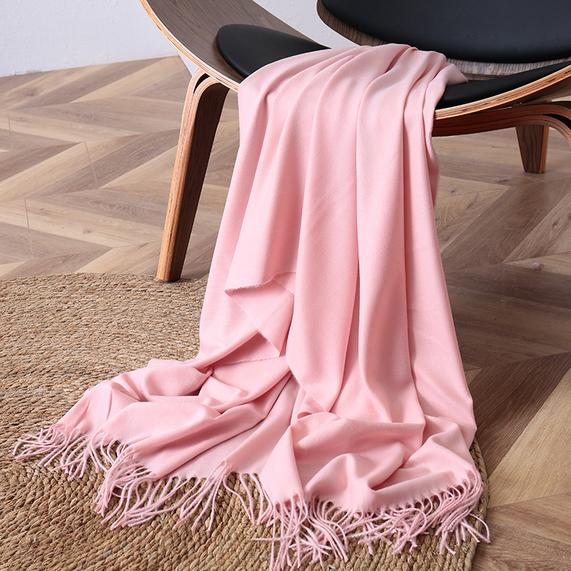 2024 otoño e invierno nuevo estilo color sólido bufanda larga imitación lana brillante textura borla marca negra mantón cálido