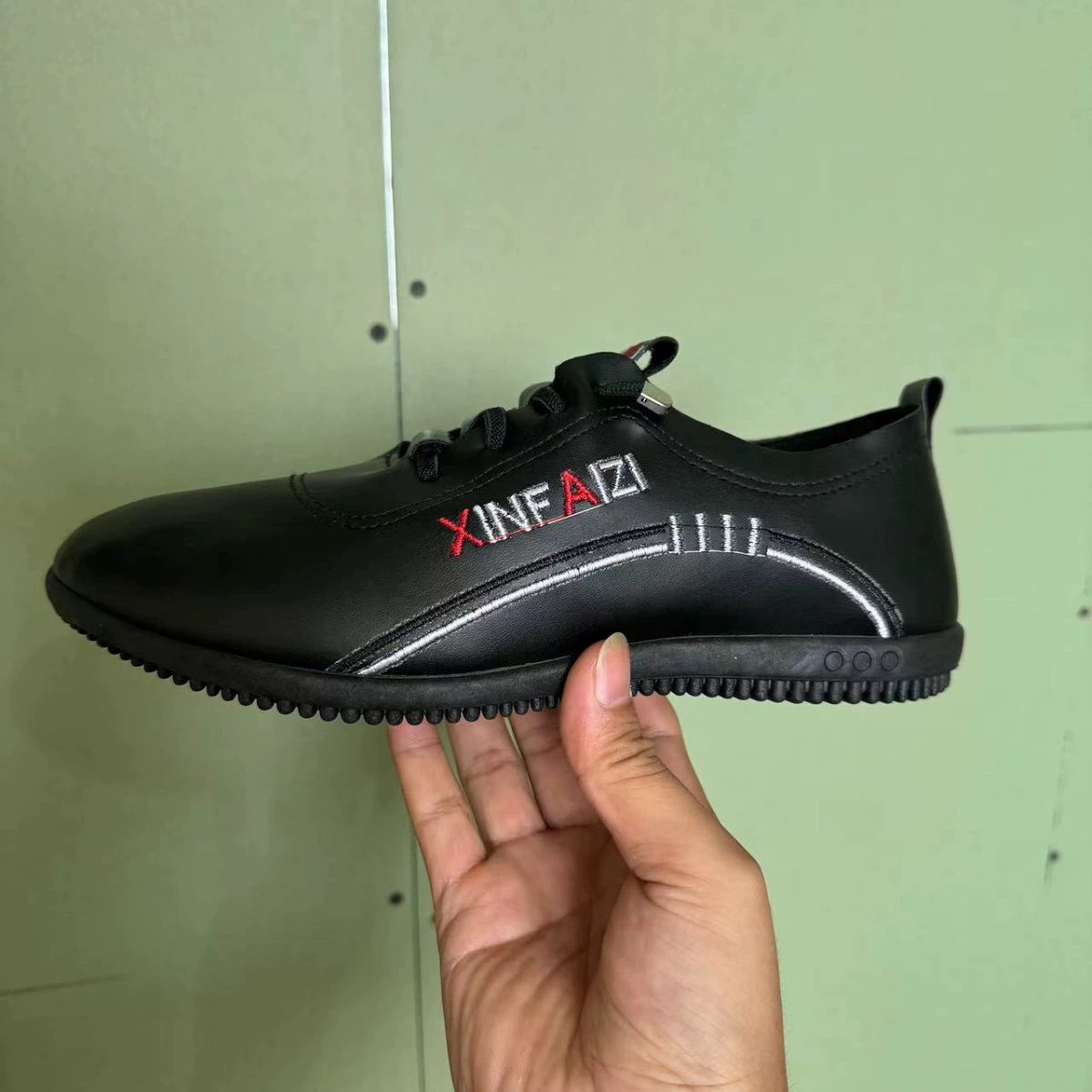 Мужская 2024 летняя новая мужская повседневная кожаная обувь