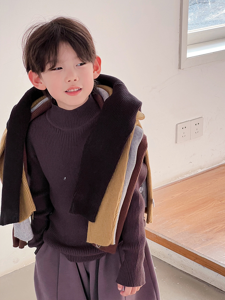 Children's knitted autumn sweater for boys