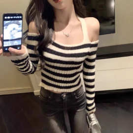 软糯弹力慵懒风条纹挂脖露肩毛衣女秋冬季修身显瘦辣妹针织衫上衣