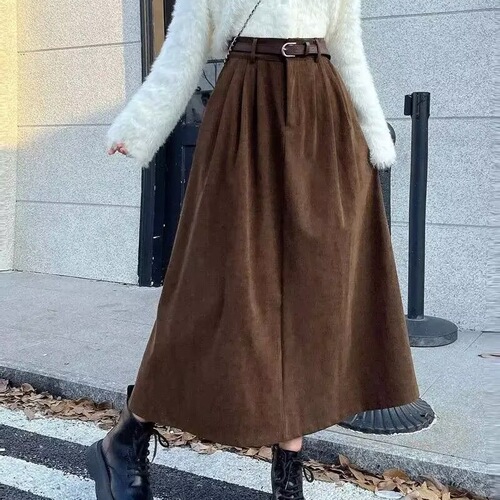 Vintage corduroy skirt for women in autumn and winter, high waist slimming a-line skirt covering hips, loose high-end draping long skirt