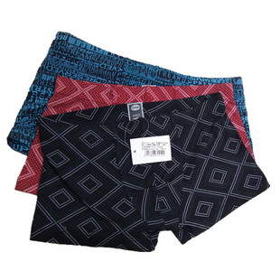 ���R��ȫ��Ī�������m��ʿƽ���Ľǃ�ѝ��}��С���l�ؔ������d