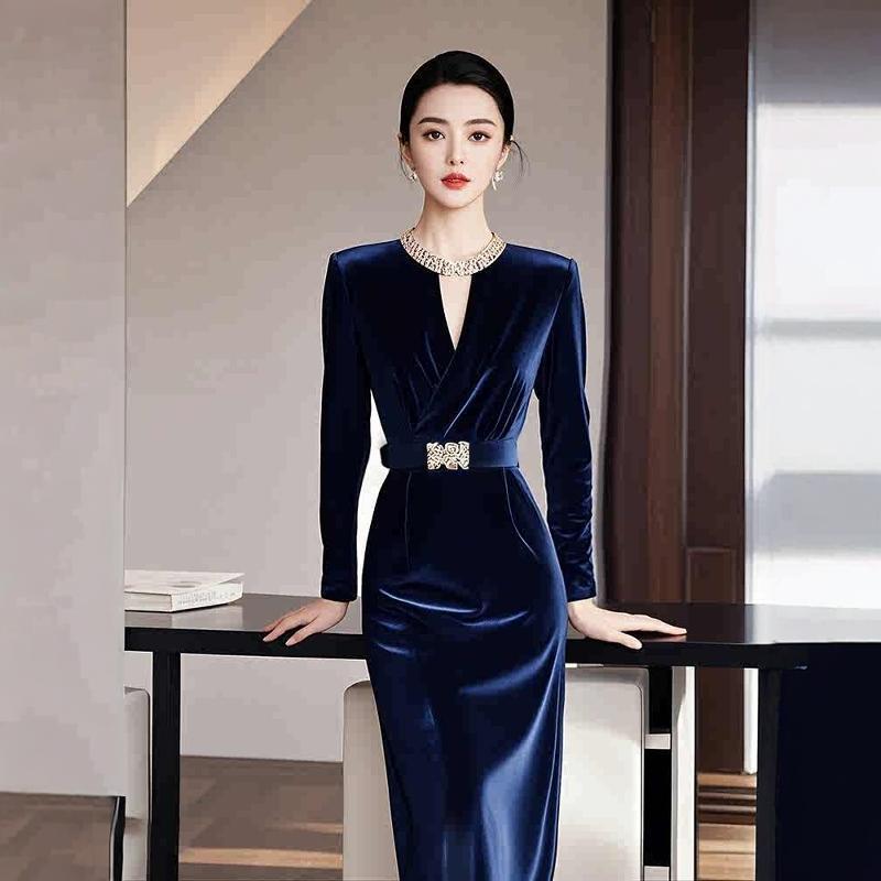 年秋重要场合新品感气质长裙气场强大小香风蓝色丝绒连衣裙女|undefined