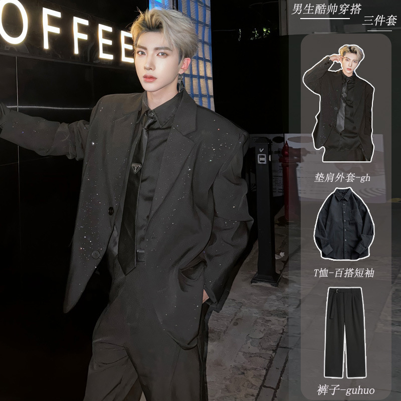 Male Model Wears Sequined Shoulder Pad Suit, High-End British Yuppie Handsome Men's Suit, Dk Suit Jacket Male Model Wears Sequined Shoulder Pad Suit, High-End British Yuppie Handsome Men's Suit, Dk Suit Jacket