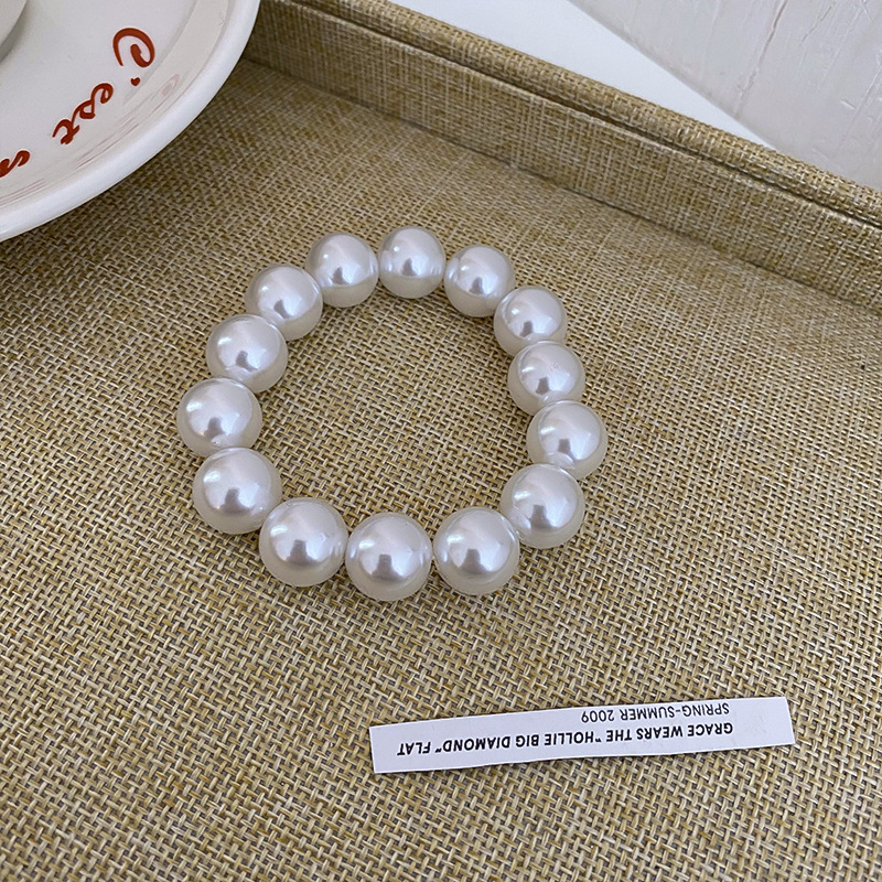 Retro Round Pearl Beaded Bracelets 1 Piece display picture 5