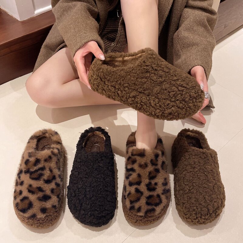 Trendy Lamb Wool Closed-Toe Furry Slippers for Women, Autumn and Winter 2025 New Style Slip-On Cotton Slippers with Flat Soles Trendy Lamb Wool Closed-Toe Furry Slippers for Women, Autumn and Winter 2025 New Style Slip-On Cotton Slippers with Flat Soles