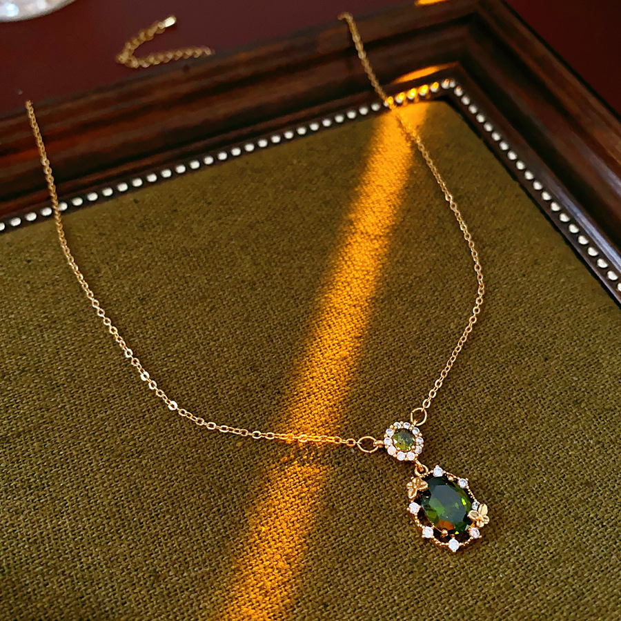 Pulsera de mariposa ovalada de diamantes de galvanoplastia de oro real Pulsera ajustable de estilo de palacio de lujo ligero Pulsera de moda de alta calidad para mujer