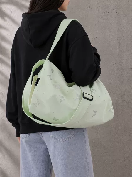 E-Commerce Supply Source: Silver Butterfly Travel Bag for Women, Large Capacity Gym Bag, Short-Distance Yoga Bag, Cross-Border Manufacturer Wholesale