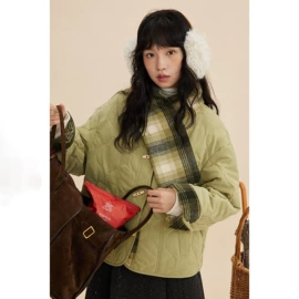 女式衬衫;女式针织衫;休闲裤