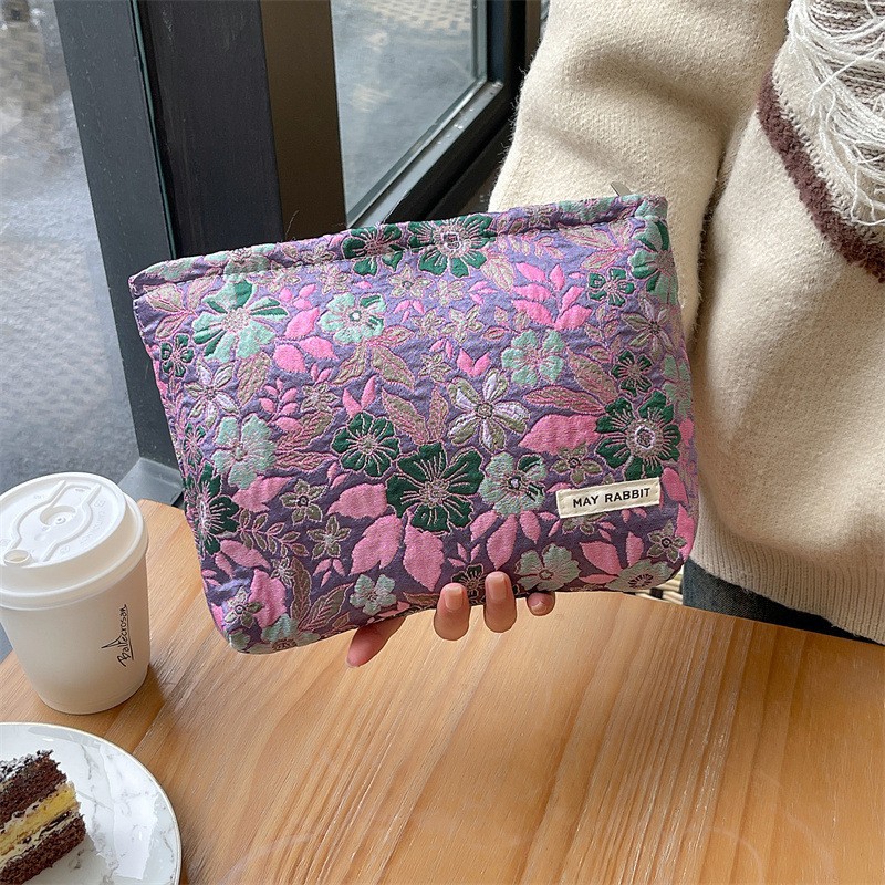 Quality capacious cosmetic bag