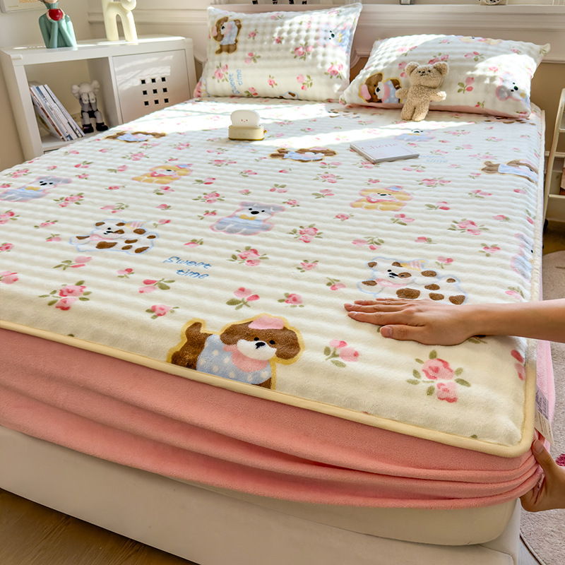 2025 nueva funda de cama de terciopelo de leche gruesa cubierta protectora de colchón de una sola pieza cubierta de cama de terciopelo de coral con todo incluido individual de invierno