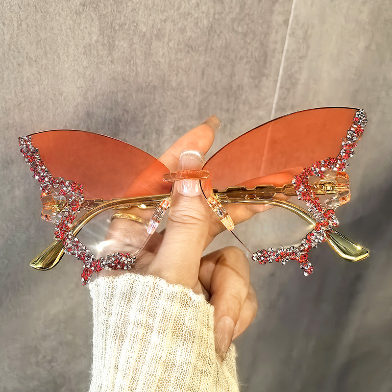 그라데이션 오렌지-레드 조각