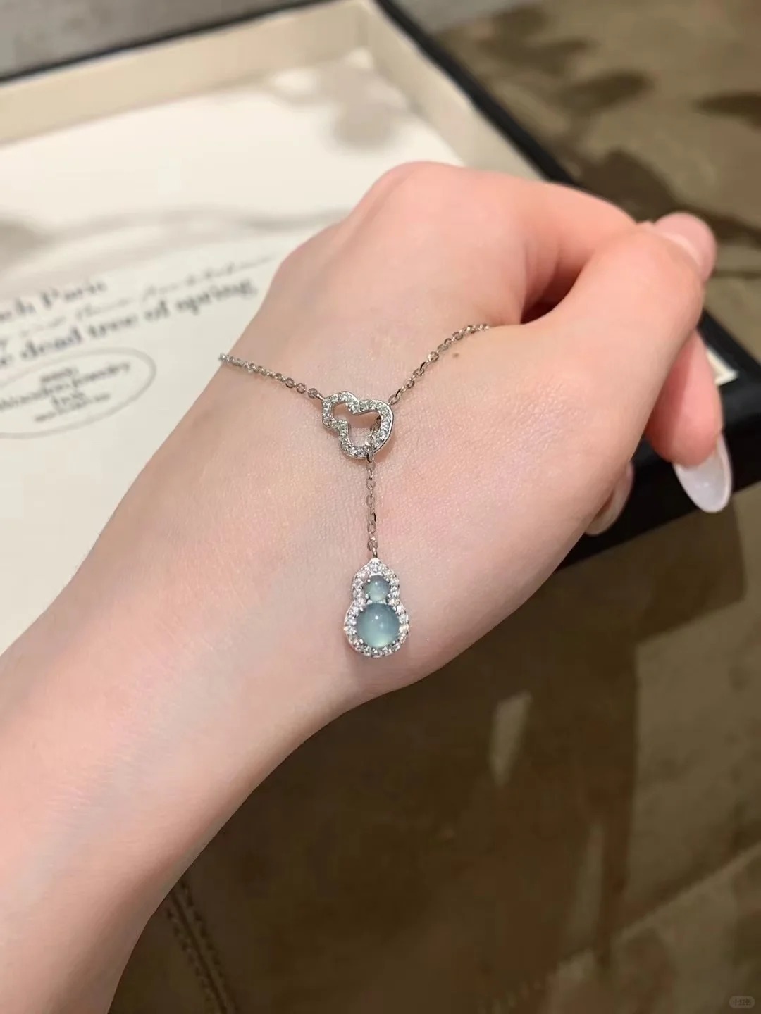 Double Gourd Pendant Necklace In Sterling Silver With Ice Jade_voghion.com