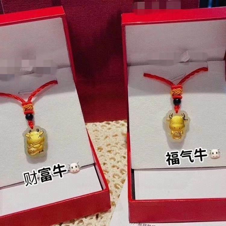 网红爆款饰品和田玉金牛福气牛财富牛金镶玉牛项链直播项链吊坠