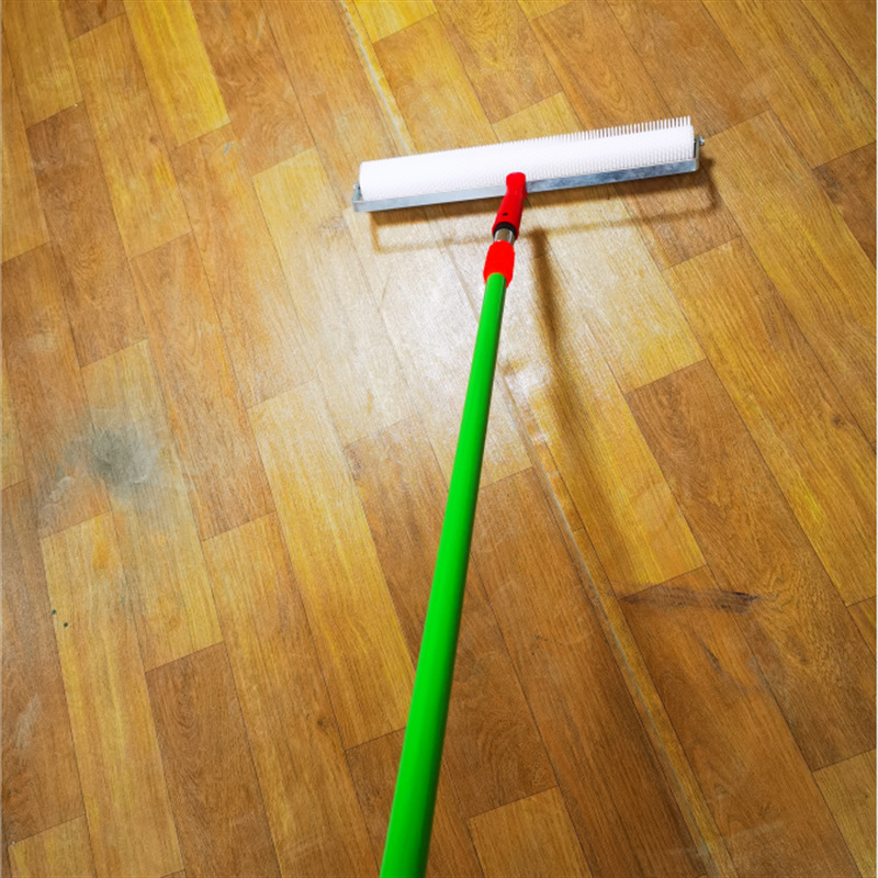 Herramienta de pintura para pisos de tambor antiespumante epoxi rastrillo autonivelante con cepillo de rodillo antiespumante de aguja Cepillo de 20 pulgadas
