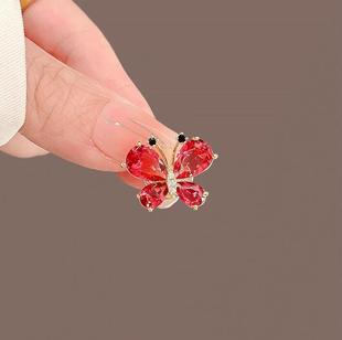 Cute Animal Crystal Red Butterfly Small Brooch Women's Design Sense Niche Pin Anti-Light Collar Pin Suit Accessories