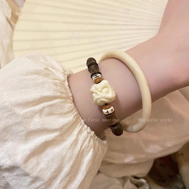 Nuevo estilo chino Xingshi verde sándalo pulsera femenina nicho diseño de alto grado todo partido pulsera pareja novias estudiante pulsera