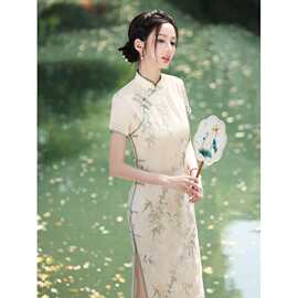 新中式旗袍2025年新款年轻款少女绿色气质优雅复古竹子连衣裙女夏