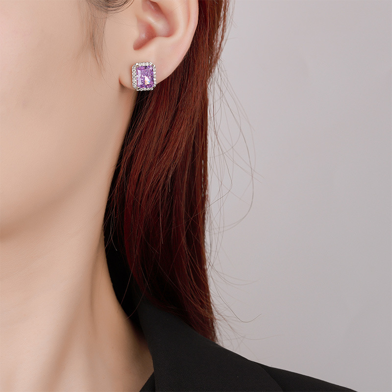 Otoño e invierno nuevo estilo zhuang sheng joyas diamante de alto carbono hielo flor corte cobre con incrustaciones de diamante cuadrado nicho espárragos piedra principal 7*9