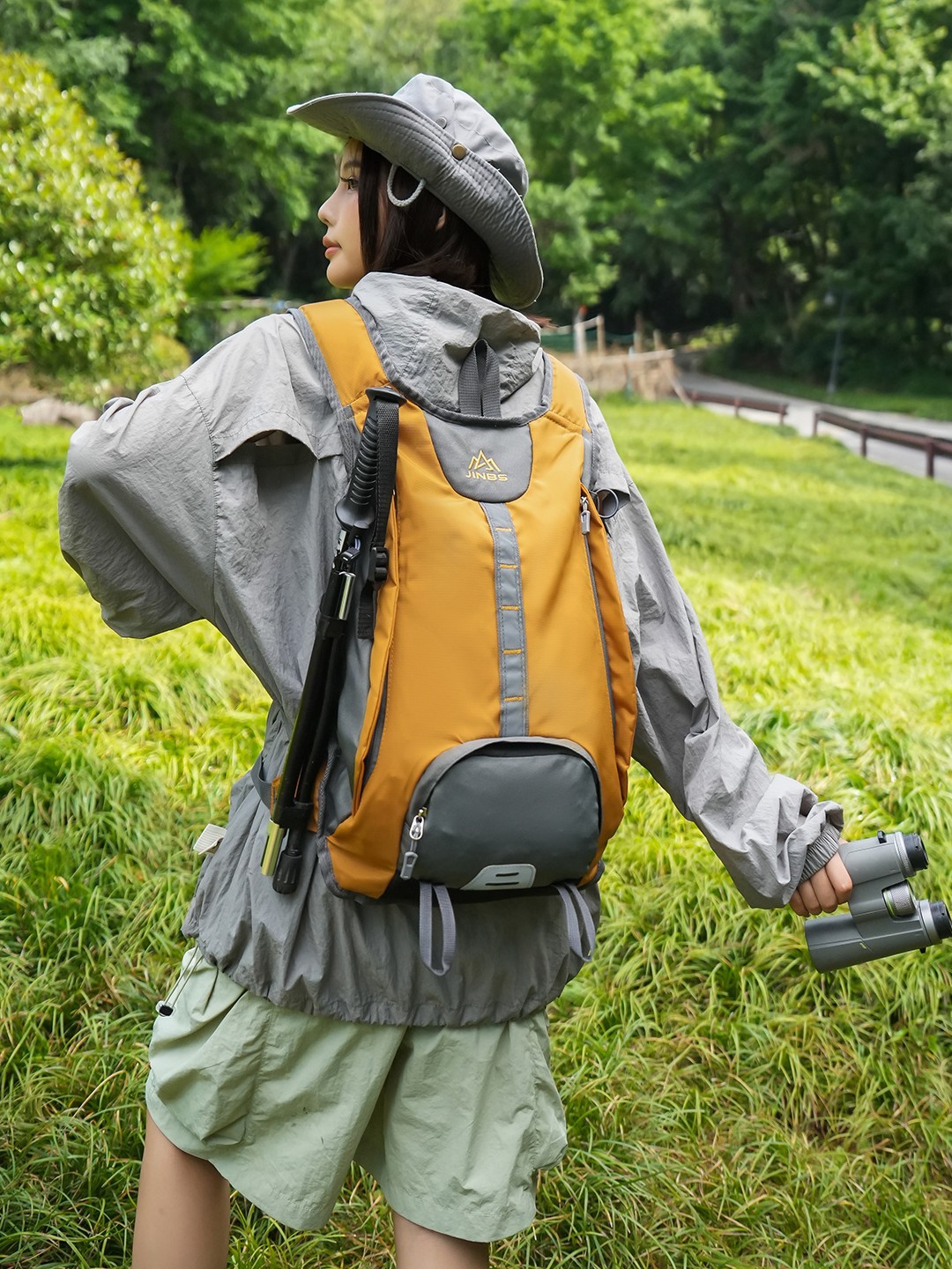 Breathable off-road backpack for men and women