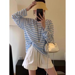 韓国版の色のストライプの日焼け止めtシャツの女性の夏のカジュアルな怠惰な風は上着を打って年齢を減らします長袖のエアコンのブラウス