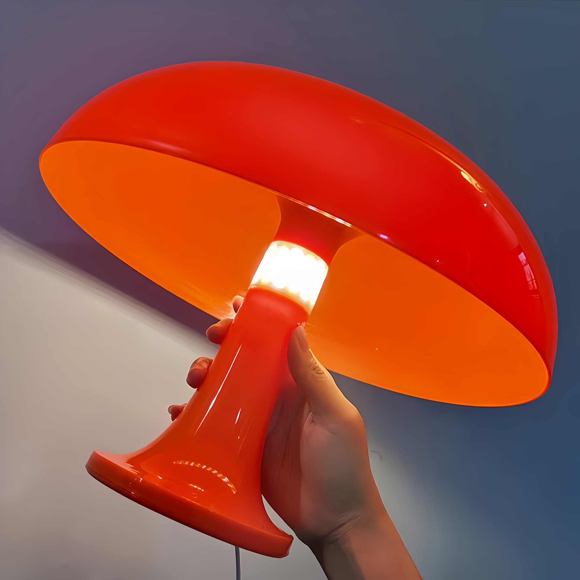 Lámpara de mesa moderna minimalista con forma de hongo, alimentada por USB, para dormitorio, mesita de noche, sala de estar, luz creativa de lujo, LED decorativa, luz nocturna de ambiente