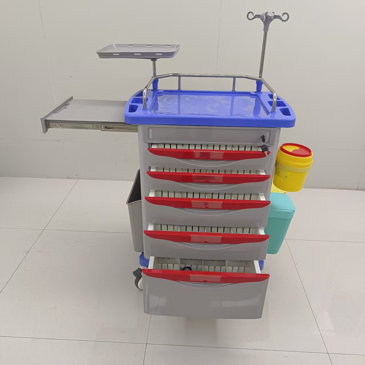 Ambulancia roja de 5 pisos