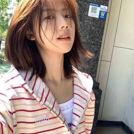 zj825美式高街粉白条纹连帽卫衣女春秋2026新款秋冬加绒韩系慵懒