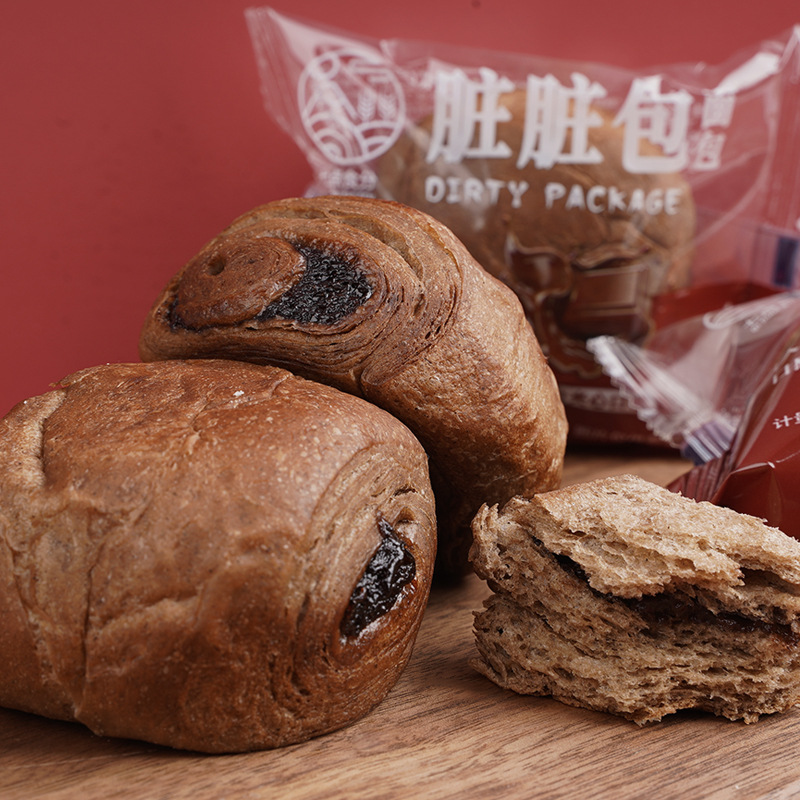 Chocolate-filled Soft European Bread, Hand-torn Breakfast Snack